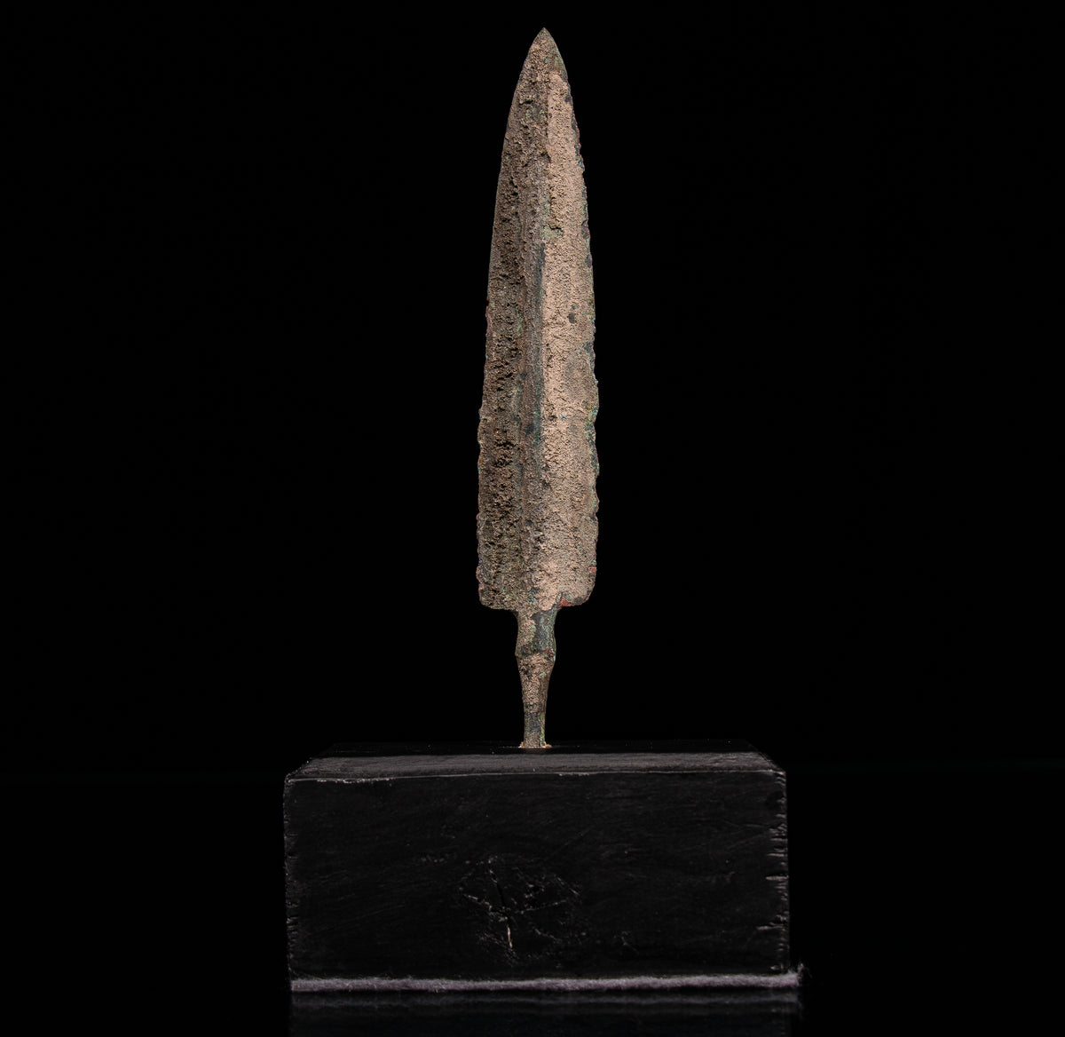 Perserna - Pilspets i brons med ställ 1200-600 BC