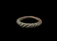 Vikingarna - Flätad ring i brons 900-1100 AD #2