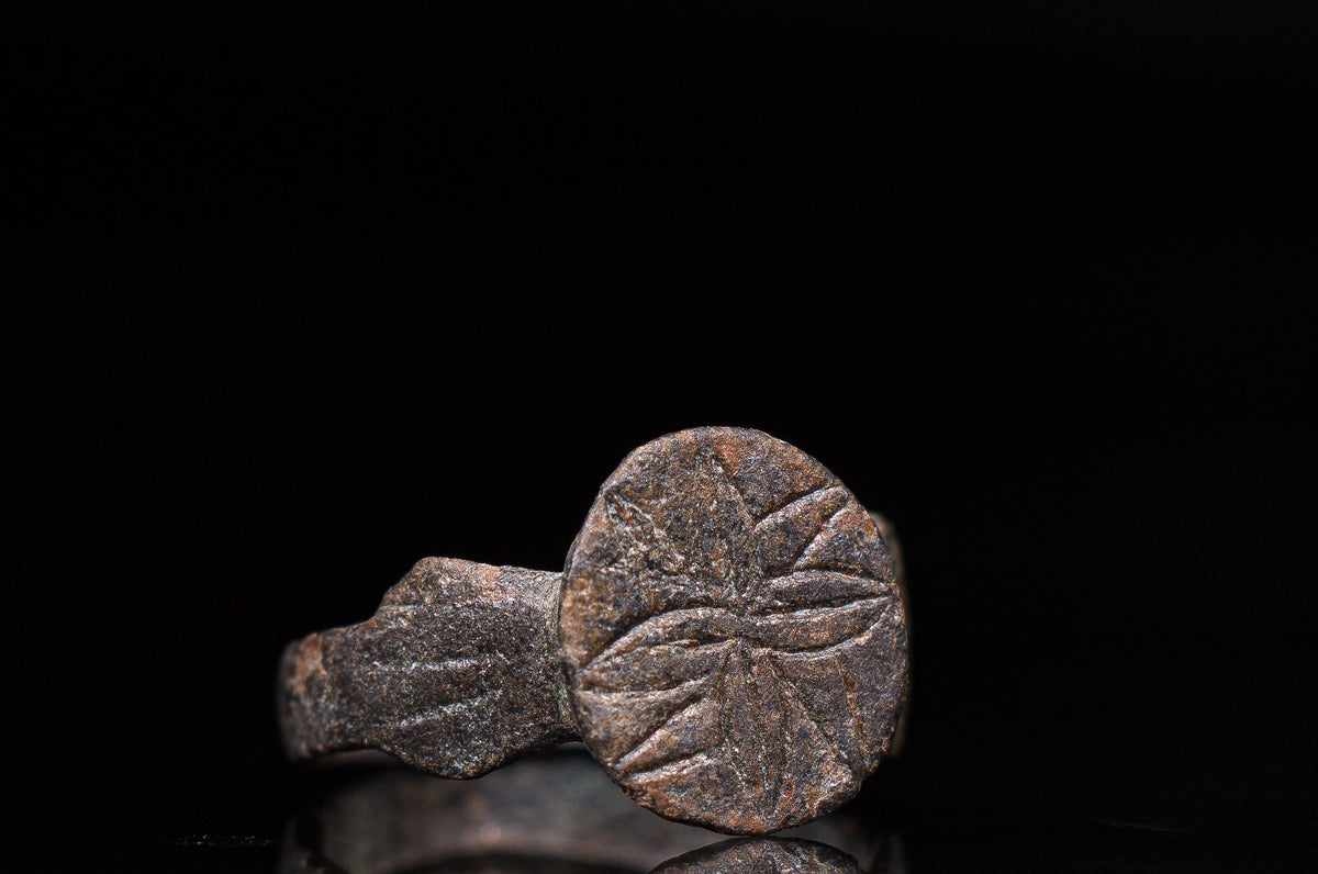 Forntida ring i brons 100-1400 AD #23
