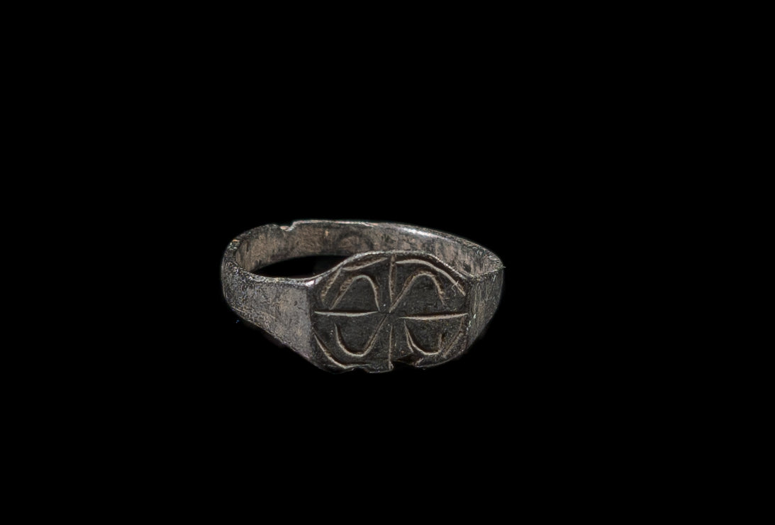 Forntida ring i brons 100-1400 AD #3