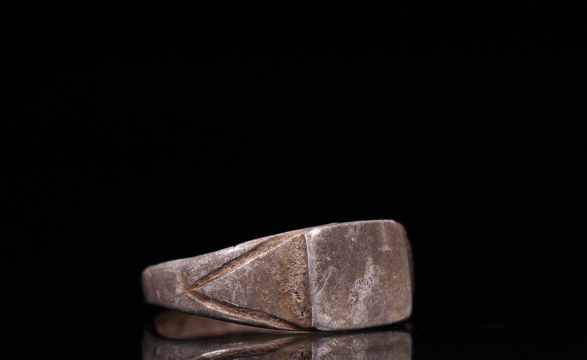 Forntida ring i brons 100-1400 AD #27