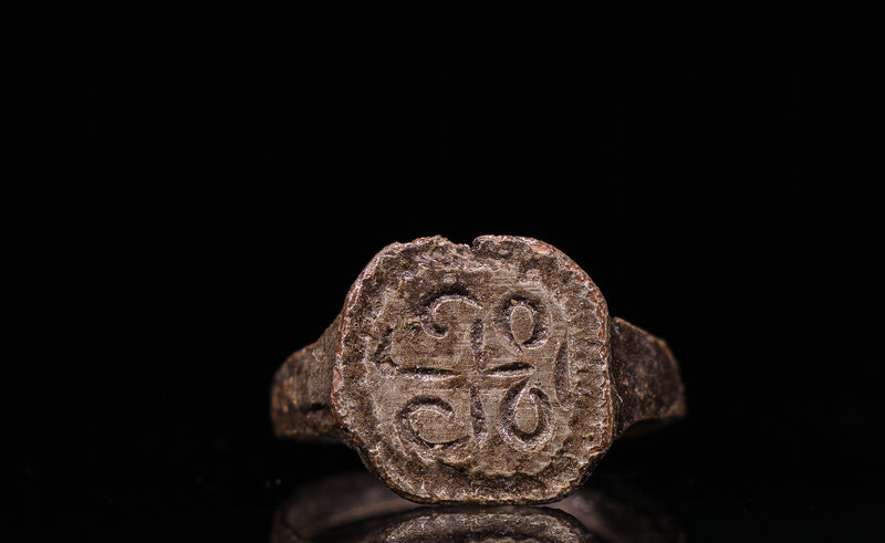 Forntida ring i brons 100-1400 AD #26