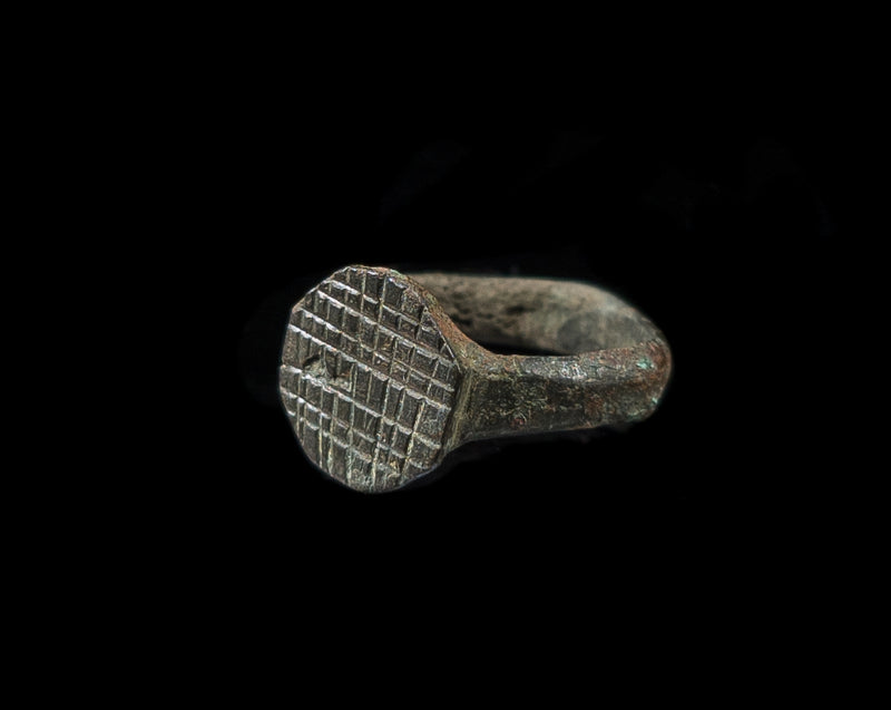 Forntida ring i brons 100-1400 AD #11