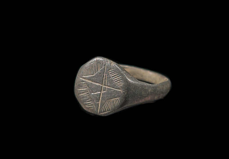 Korstågen - Ring i brons med Betlehems stjärna 1200-1400 AD #2