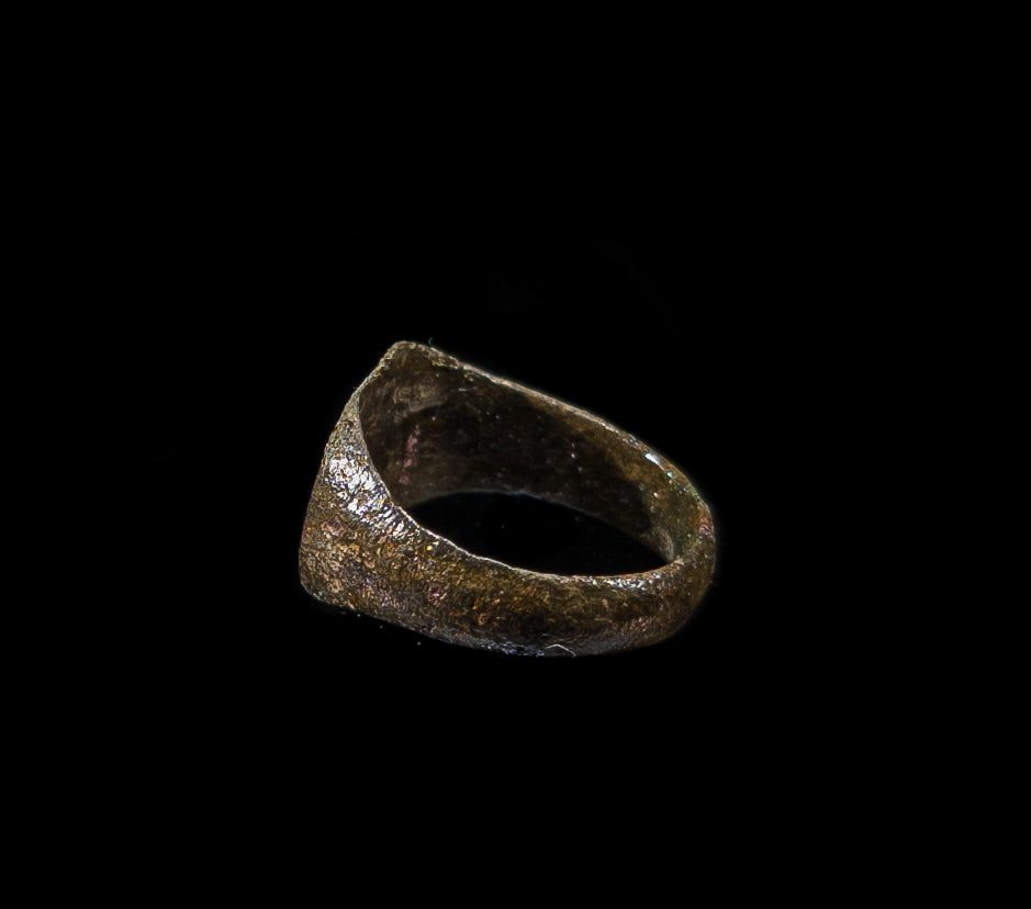 Forntida ring i brons 100-1400 AD #8