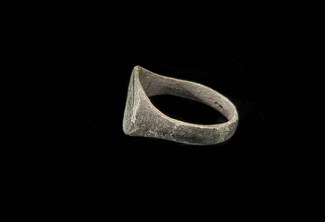 Forntida ring i brons 100-1400 AD #16