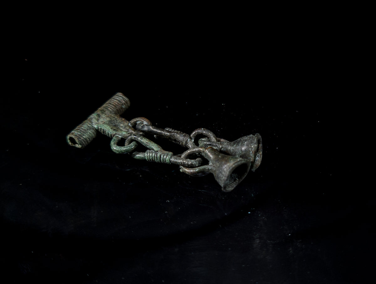 Vikingarna - Hänge i brons med "klockor" 900-1100 AD