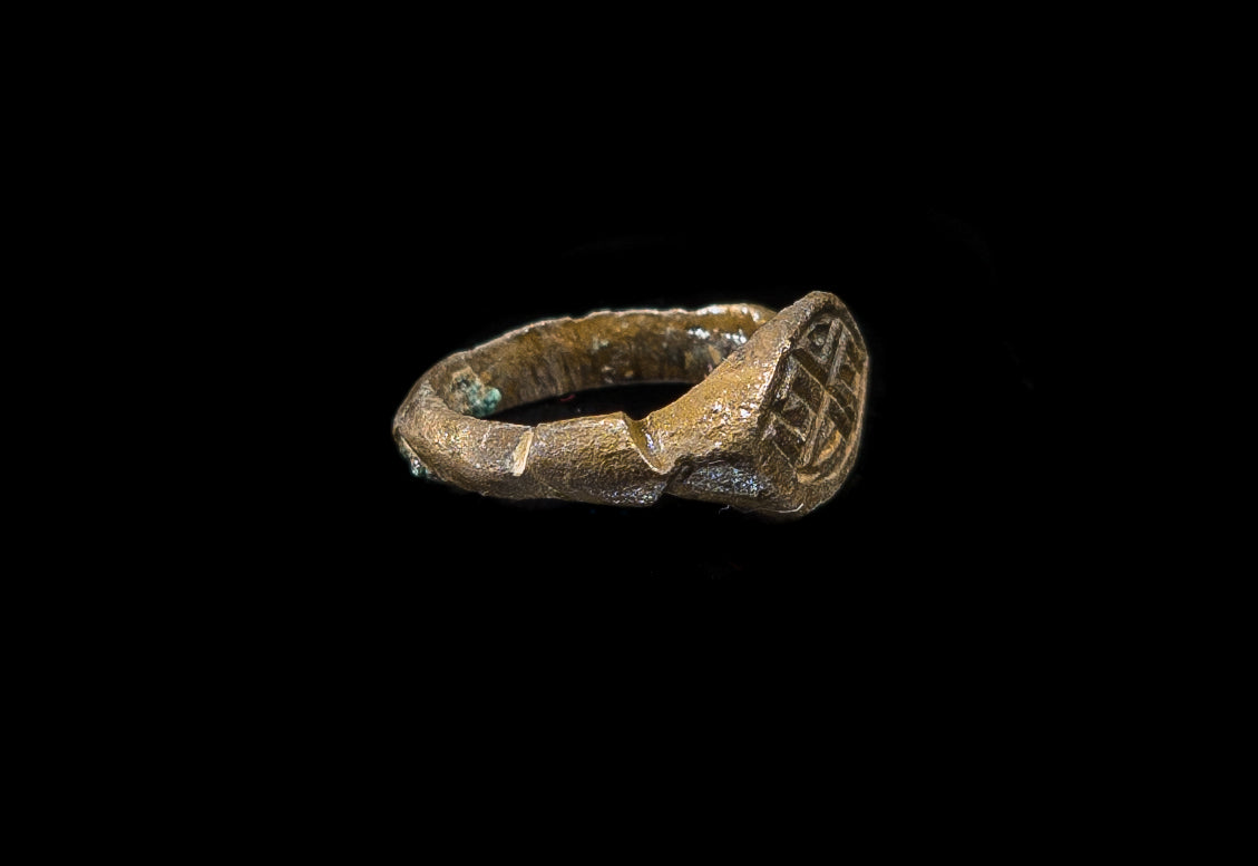 Forntida ring i brons 100-1400 AD #18