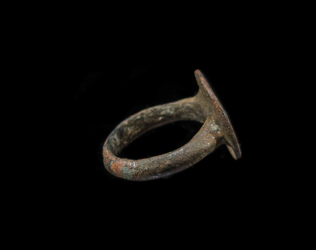 Forntida ring i brons 100-1400 AD #12